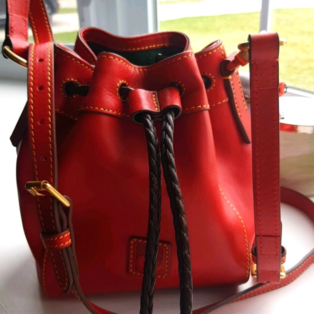 Dooney & Bourke bucket handbag